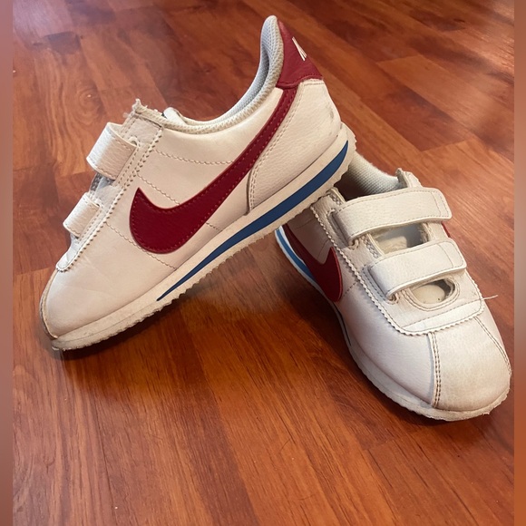 Nike Other - Nike Cortex velcro strapped tennis shoes, size 1 Boys or Girls